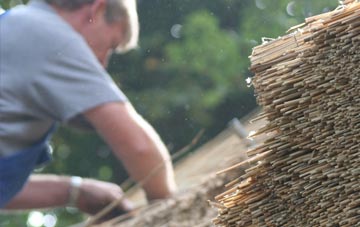 professional Cwmbach Llechrhyd thatchers